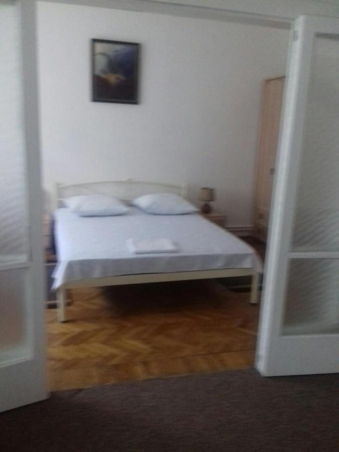 Gelena Гостьовий Двір Użhorod Zewnętrze zdjęcie
