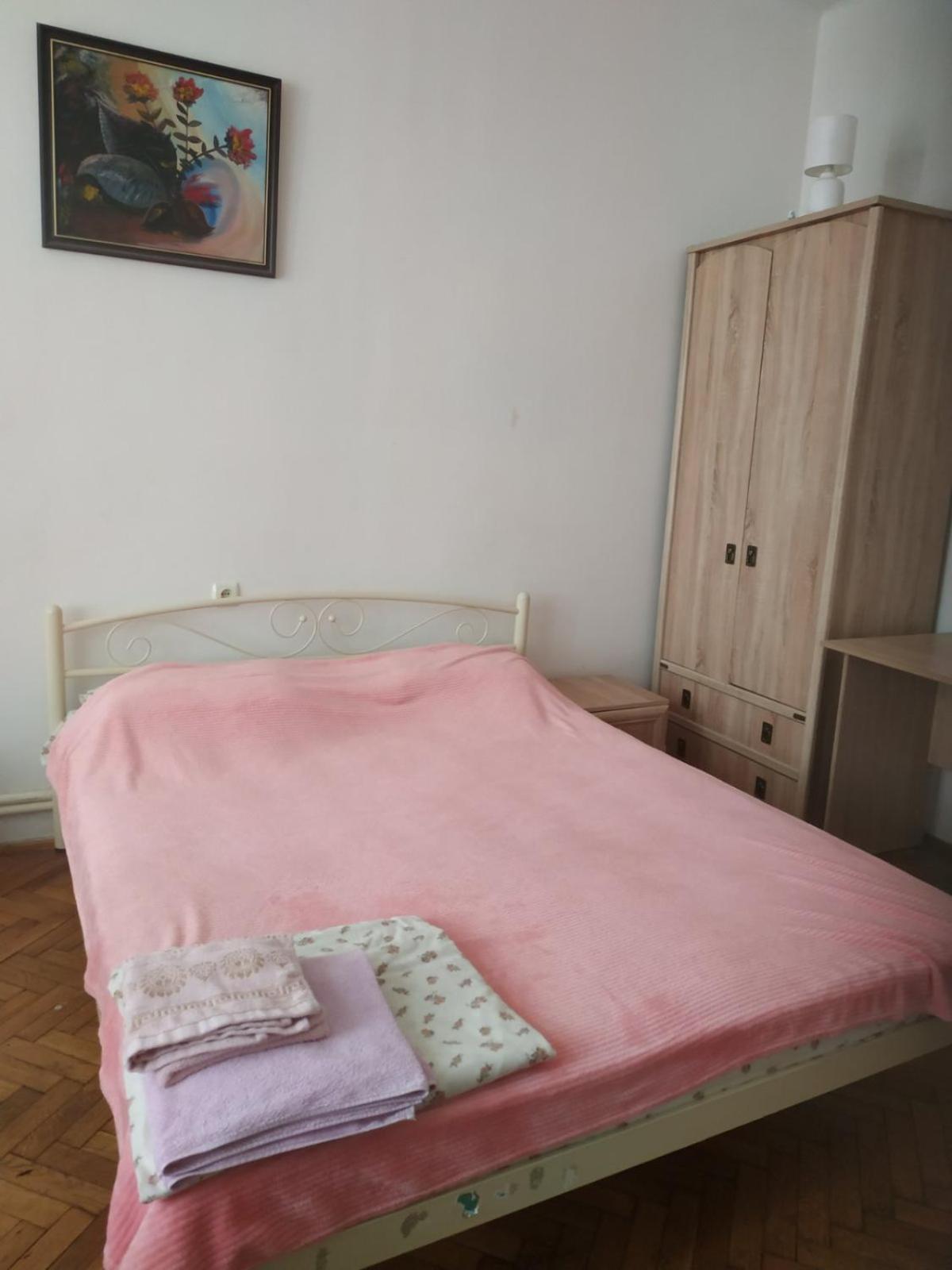 Gelena Гостьовий Двір Użhorod Zewnętrze zdjęcie